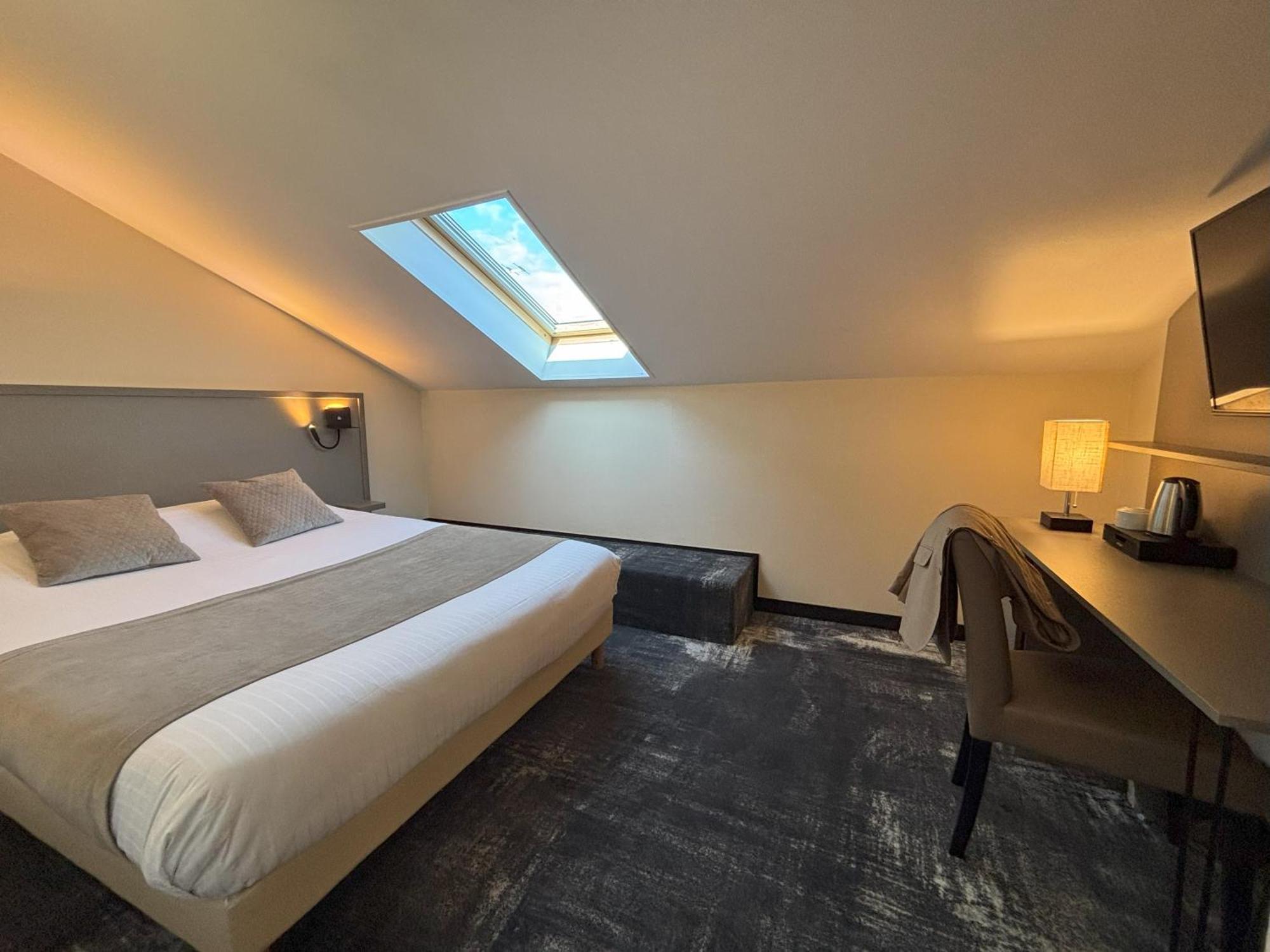 Hotel Le Valois, Cognac Centre Buitenkant foto
