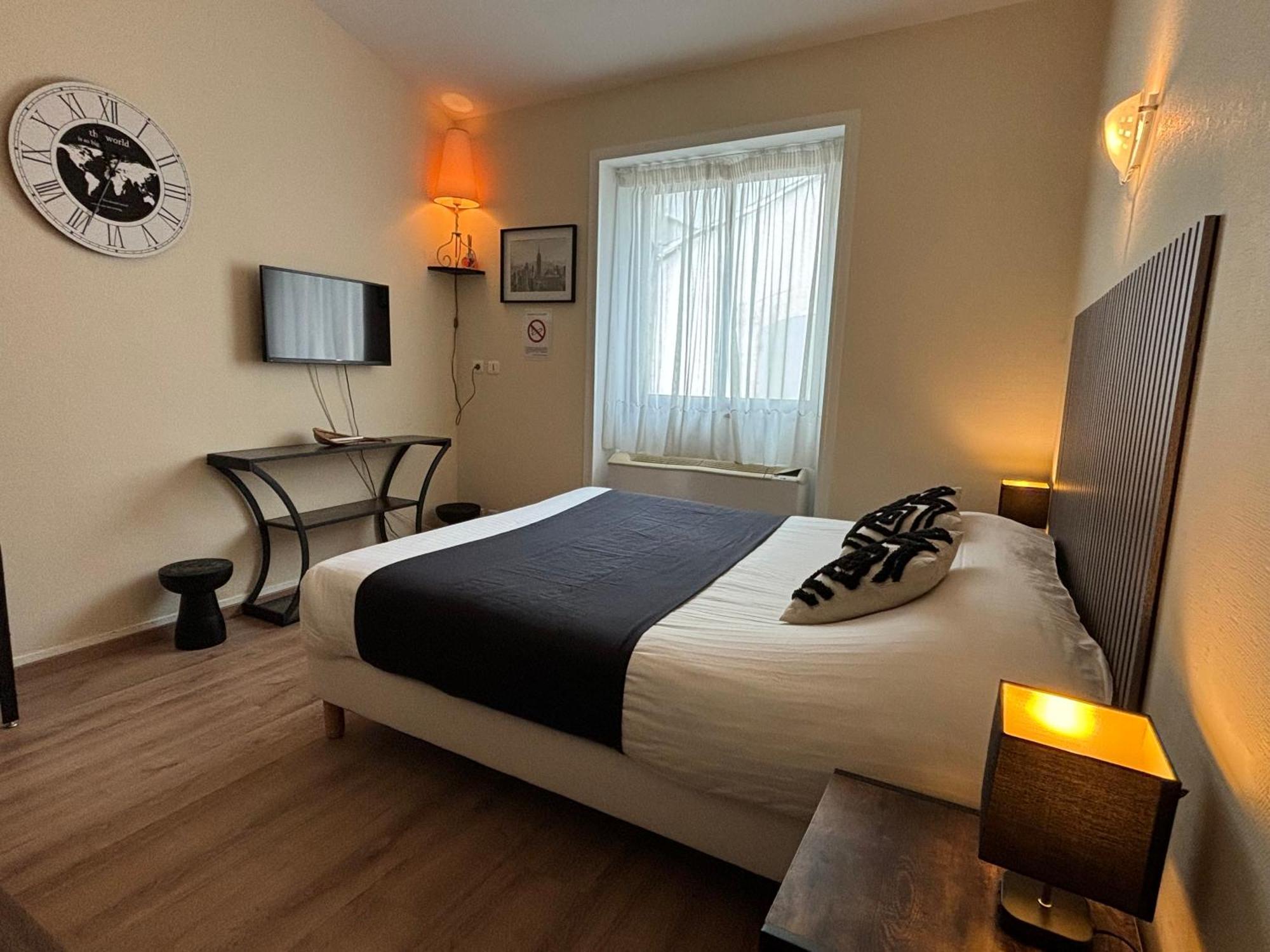 Hotel Le Valois, Cognac Centre Buitenkant foto